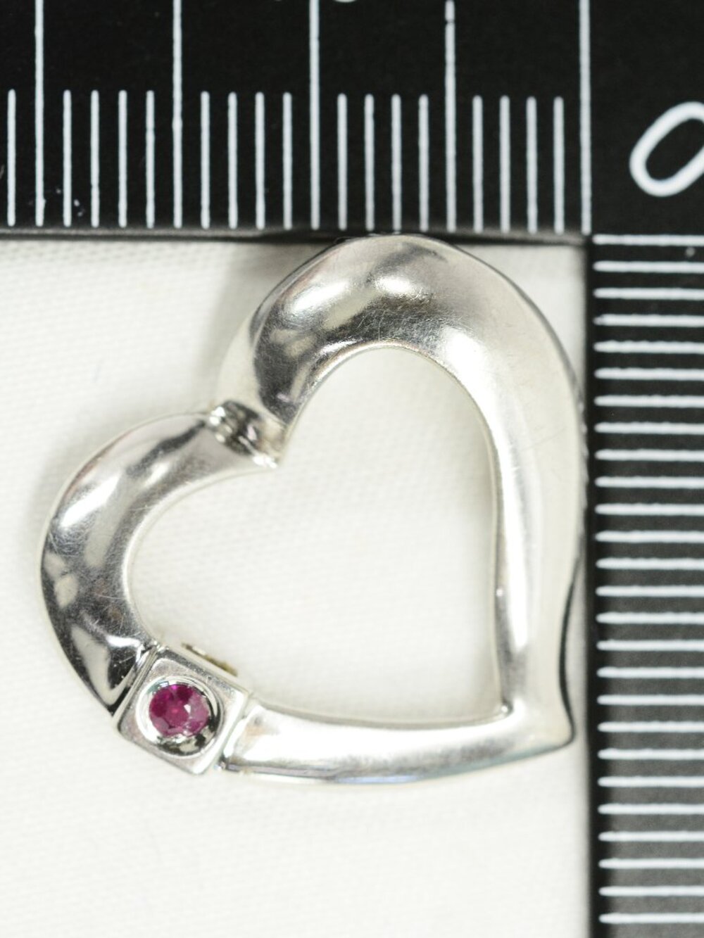 925 ELLE BRANDED HEART WITH RED/PINK STONE